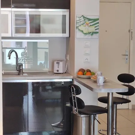 Porto Bello 204 Yourhosthelper Апартаменты *